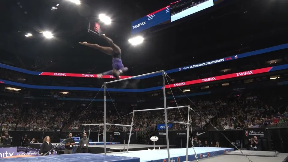 Zoey Molomo · Bars