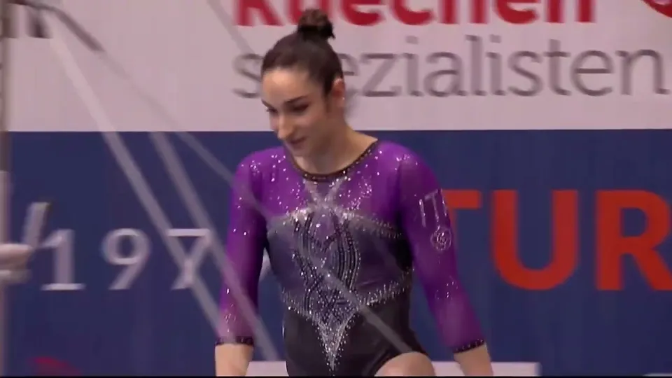Elisa Iorio · Bars