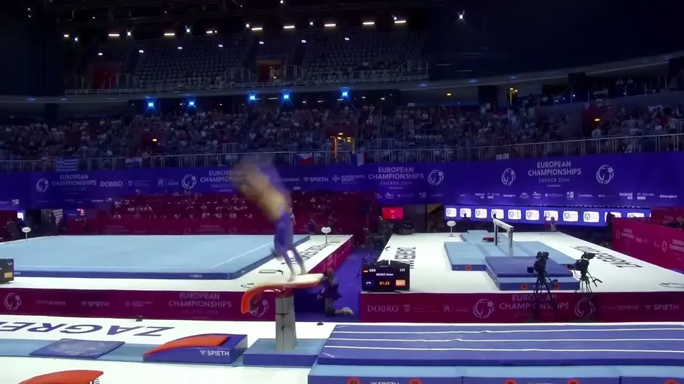 Elisa Iorio · Vault