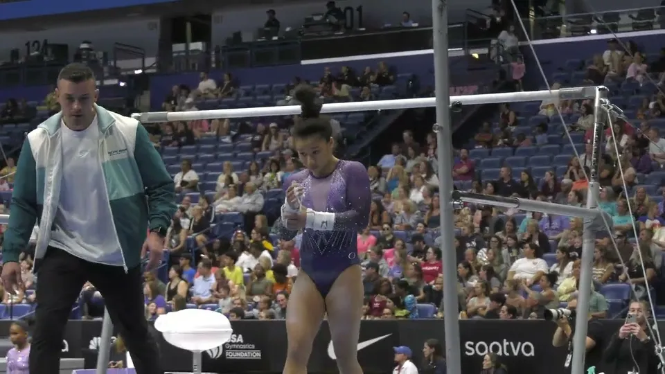 Jayla Hang · Bars