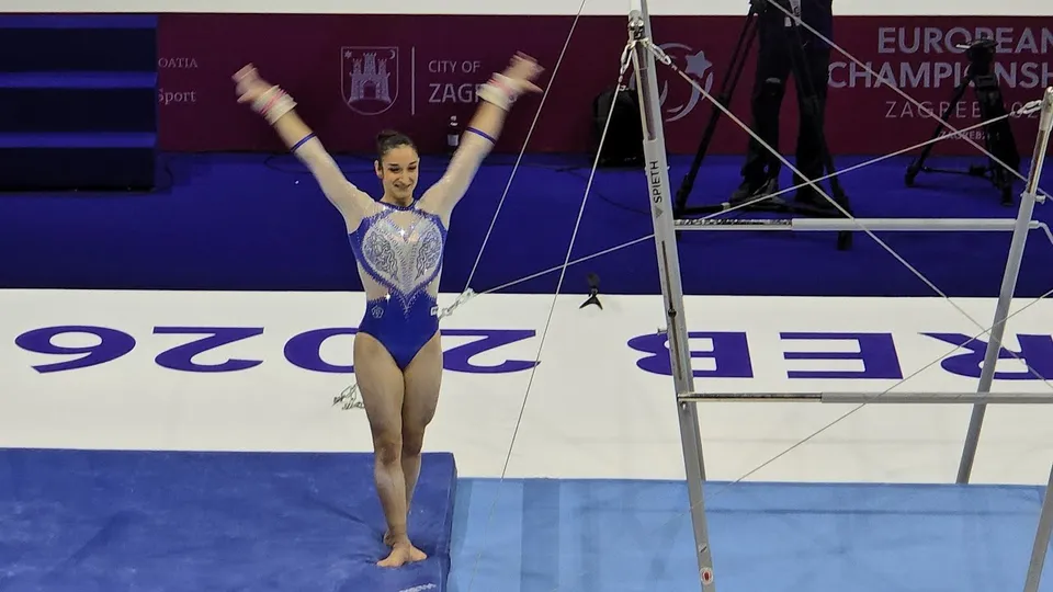 Elisa Iorio · Bars