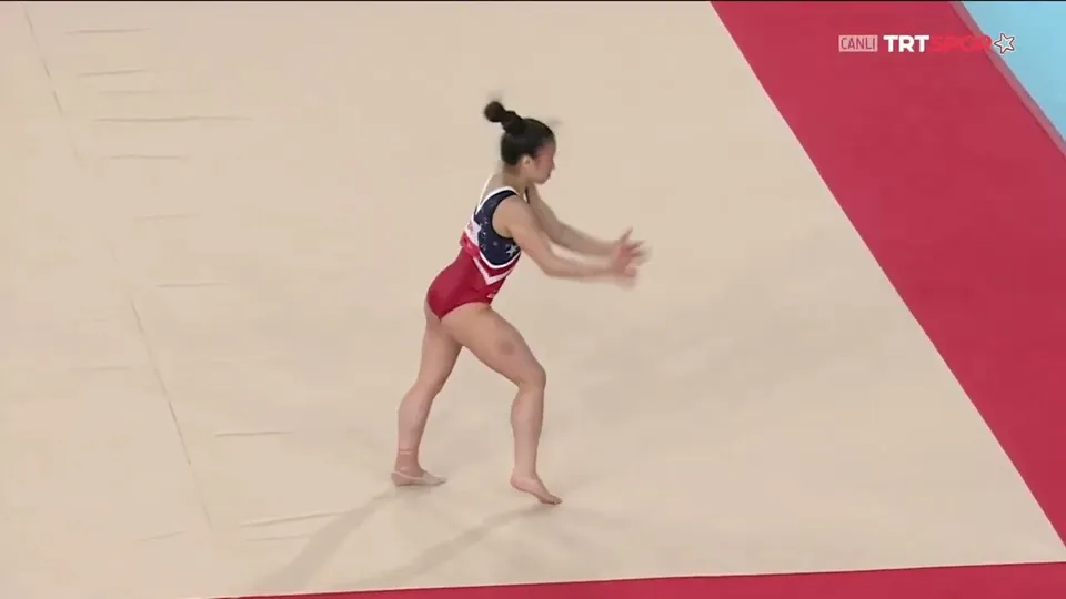 Jayla Hang · Floor
