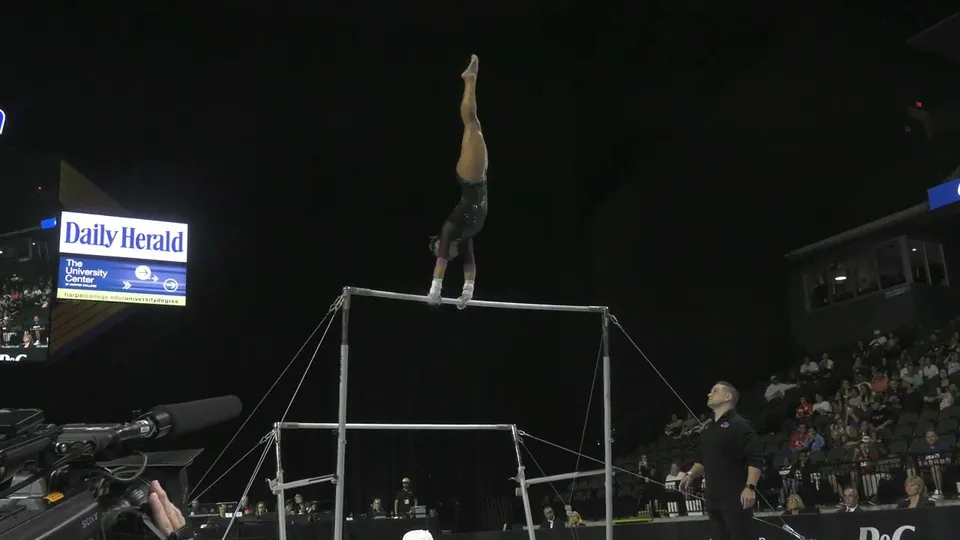 Leanne Wong · Bars
