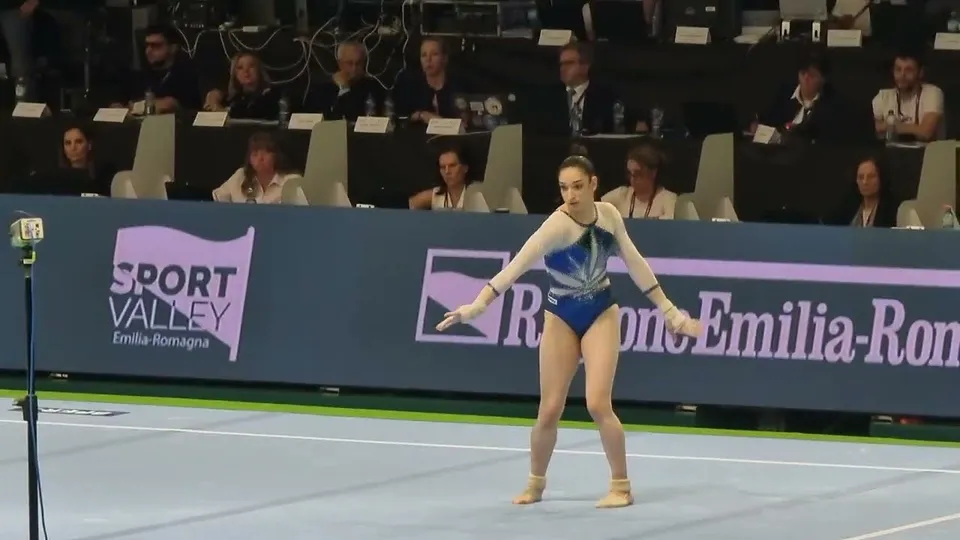 Elisa Iorio · Floor