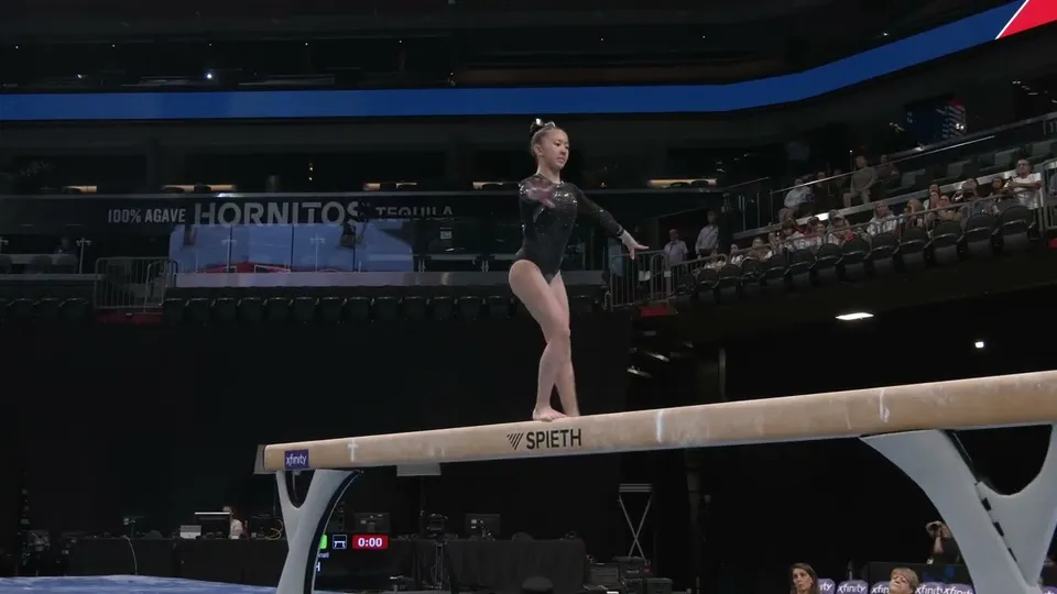 Kylie Smith · Beam