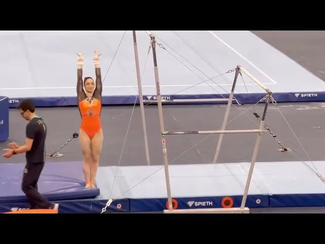 Elisa Iorio · Bars