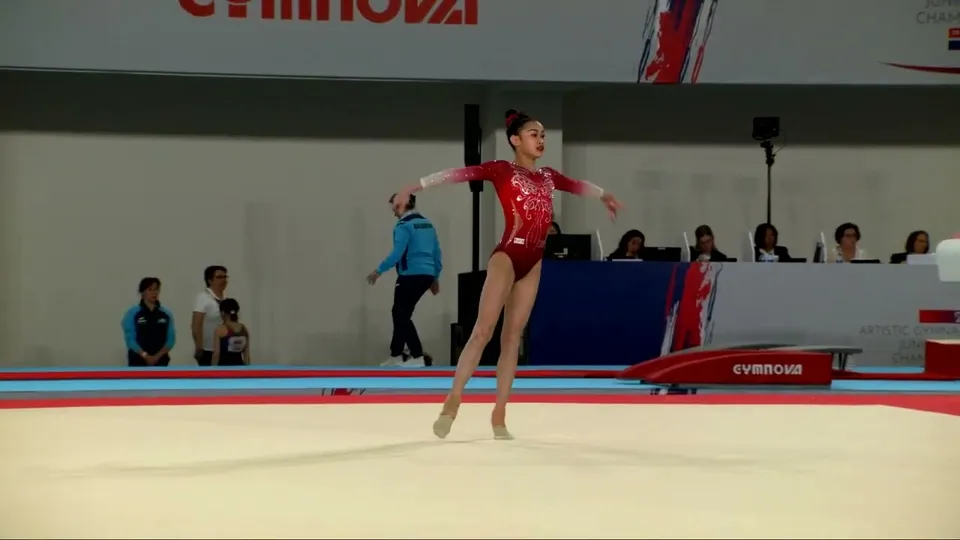 Xinyi Qin · Floor